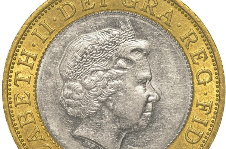 מטבע של המלכה אליזבת’, הזהה למטבע שנמצאה (צילום אילוסטרציה: שאטרסטוק)