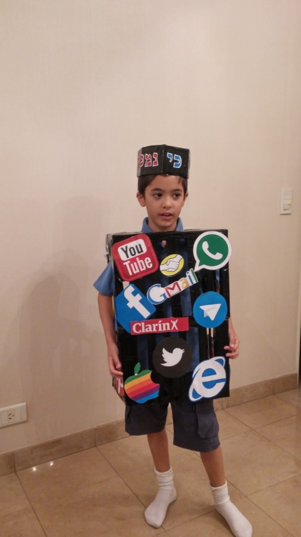 יוסף חיים ברנתן בן 7 מארגנטינה, התחפש לאסיר לטכנולוגיה!