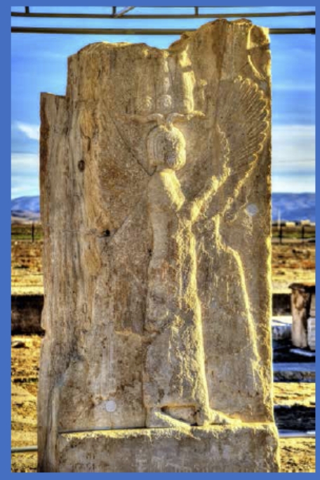 דמותו של כורש השני על גבי תבליט עתיק שנמצא ב עיר בירתו פסארגאדה שבפרס