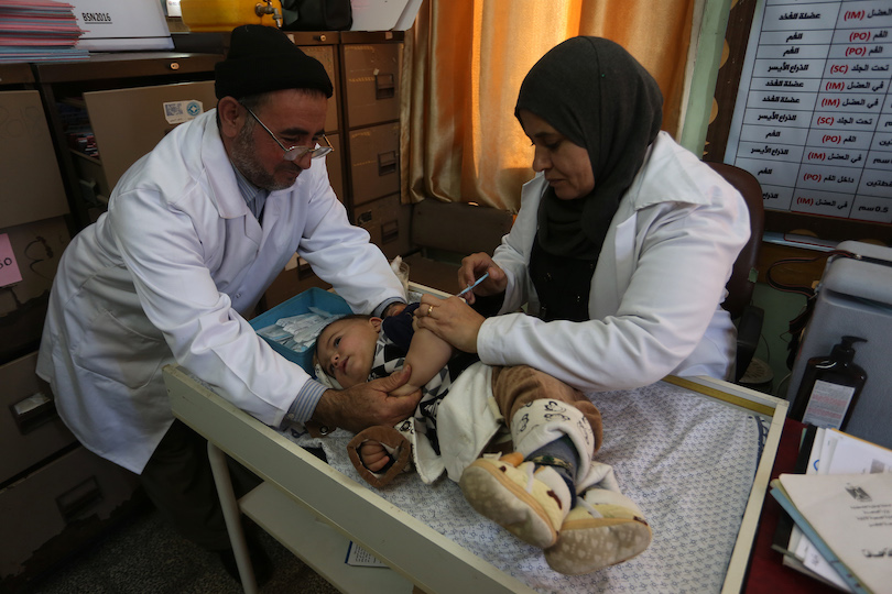 חיסון במגזר הערבי (צילום: פלאש 90)
