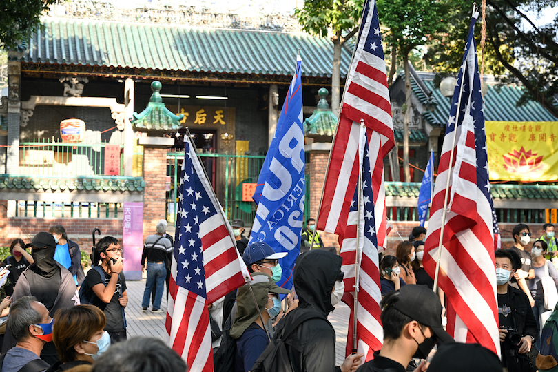 מפגינים נגד מדיניות טראמפ בנושא הקורונה (צילום: שאטרסטוק)