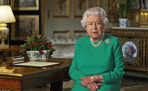 נאום היסטורי של המלכה אליזבת (צילום: AFP)