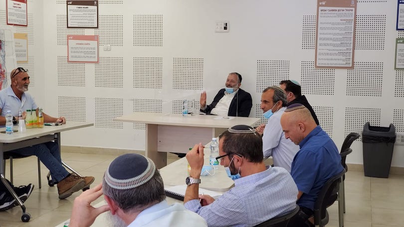 ראשי מועצת יש''ע בפגישה עם דרעי, היום (צילום: דוברות המועצה)