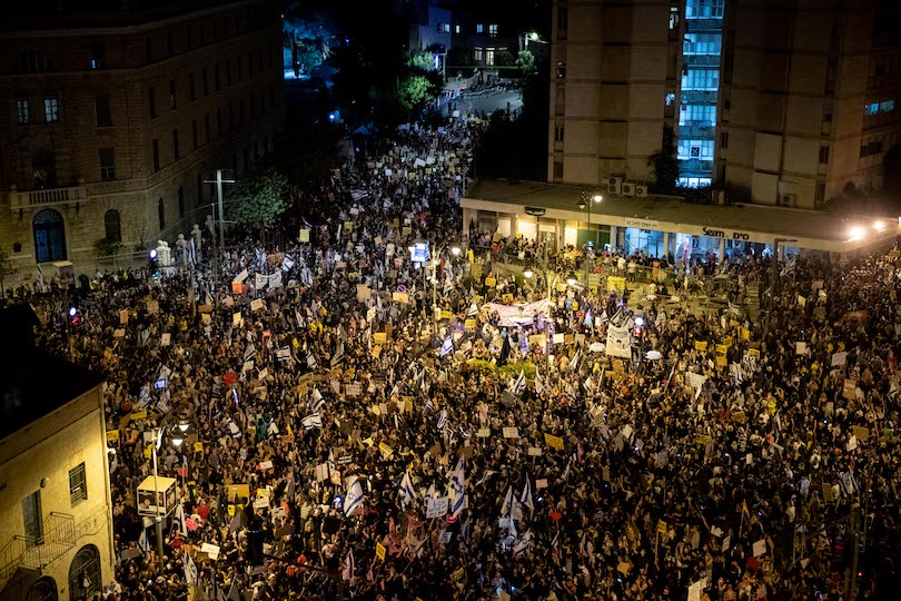 המחאה בבלפור, אמש (צילום: יונתן זינדל, פלאש 90)