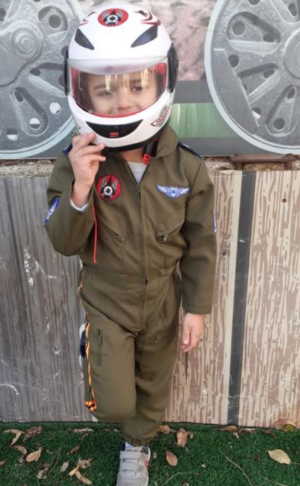 נועם אבוחצירא בן 5 מרחובות התחפש לטייס