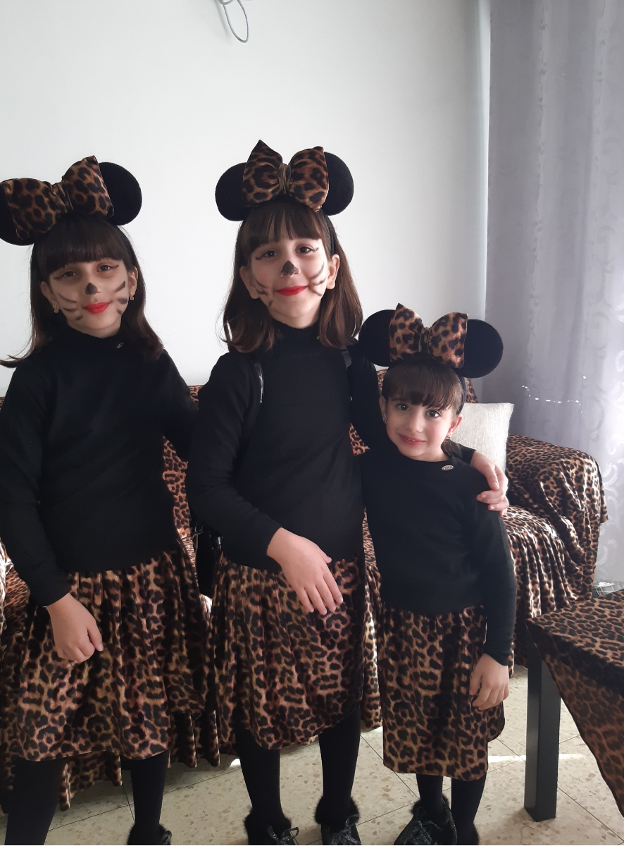 רבקה בת 9, נועה בת 8 ומירי בת 4 התחפשו לנמרות מתוקות 