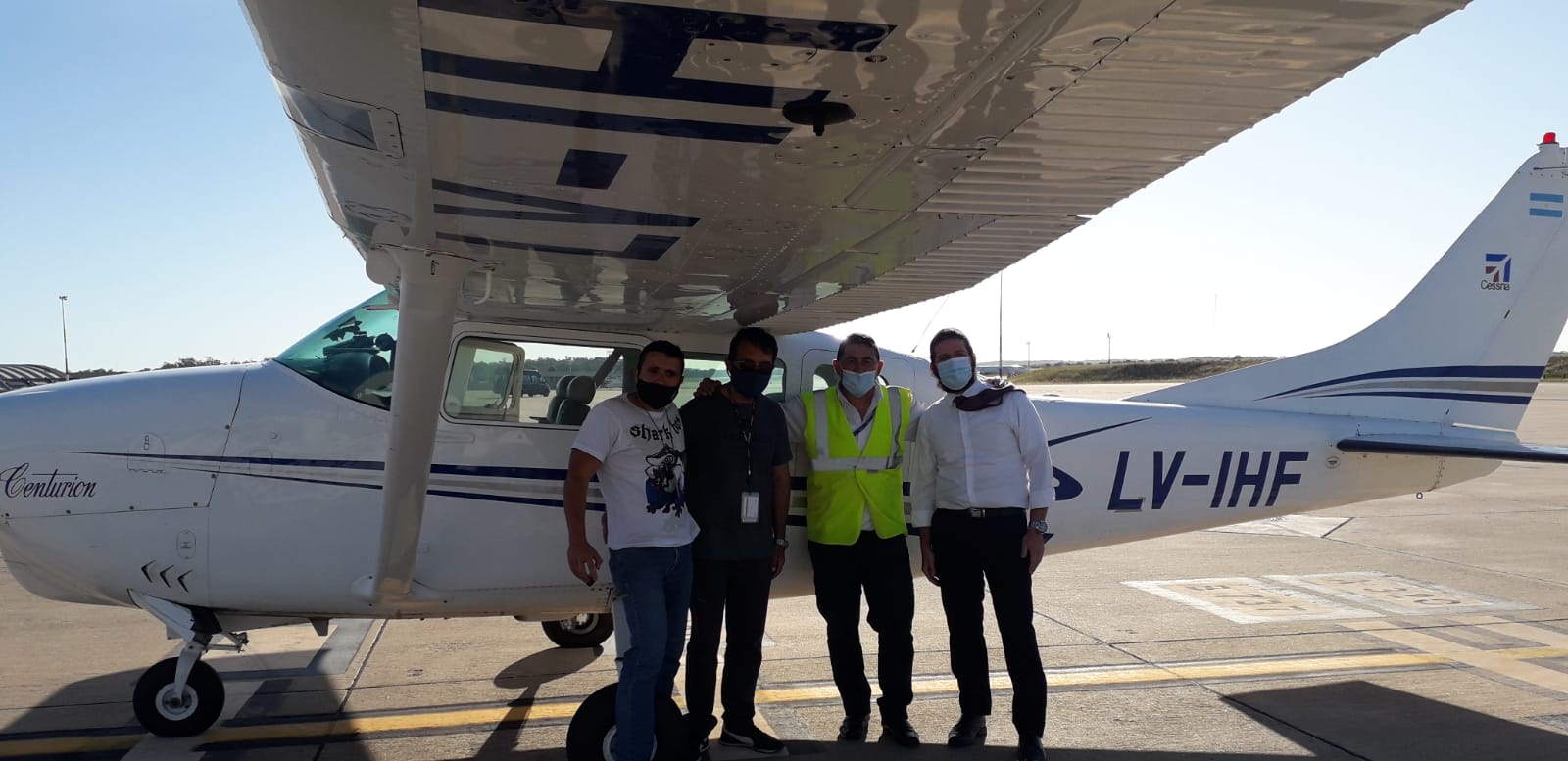 עם הטייסים בדרך לאורוגוואי