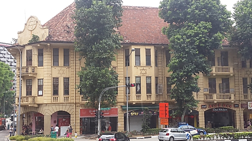 אחד מבנייניהם של עשירי סינגפור היהודיים, בניין אליאס שהממשלה משמרת באדיקות (צילום: איילת מאמו שי)