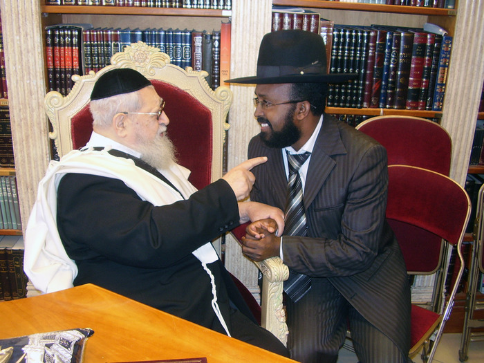 Former MK Beheina Mezur with Rabbi Ovadia Yosef (courtesy of those photographed)