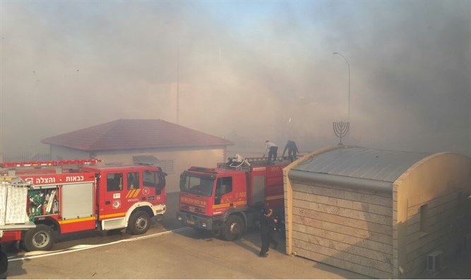 שריפה בחיפה (צילום: דוברות הכיבוי - מחוז חוף)