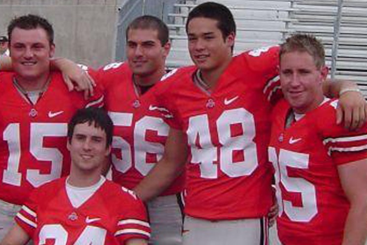 טייסון ג'נטרי עם חבריו לקבוצה באוהיו