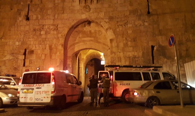 פיגוע בשער האריות (צילום: מד"א ירושלים)