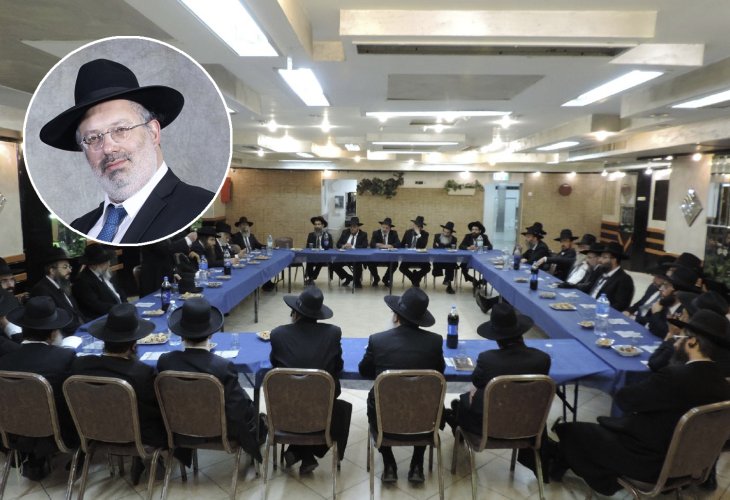 (In the circle: Rabbi Yaakov Moyal) (In the circle: Rabbi Yaakov Moyal)