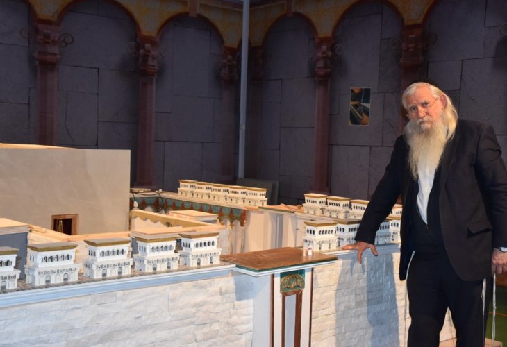 Rabbi Makover beside a model of the Third Temple at Mini Israel Park Rabbi Makover beside a model of the Third Temple at Mini Israel Park