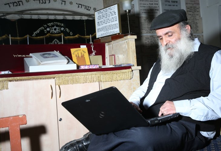 At a synagogue in Nahlaot, Jerusalem At a synagogue in Nahlaot, Jerusalem