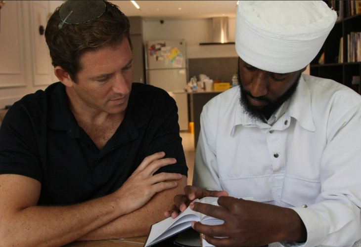 Dr. Yoni Schnitzer and Kes Ephraim Lawi (Photo: Amir Zuckerman)