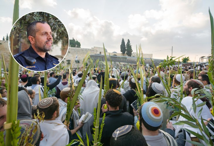In the circle: Superintendent Eyal Avraham, Officer of Holy Places in David Precinct, Jerusalem District (Photo: Police Spokesperson)