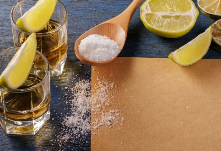 Salt and Alcohol (Photo: shutterstock) Salt and Alcohol (Photo: shutterstock)