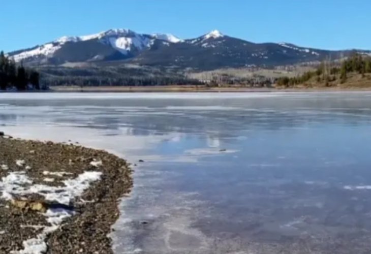 The frozen lake in Colorado The frozen lake in Colorado