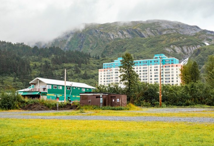 The town of Whittier, Alaska (Credit: shutterstock)