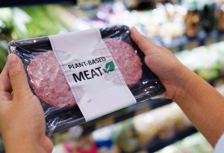 Plant-based meat alternatives differ from cultured meat (Photo: Shutterstock)