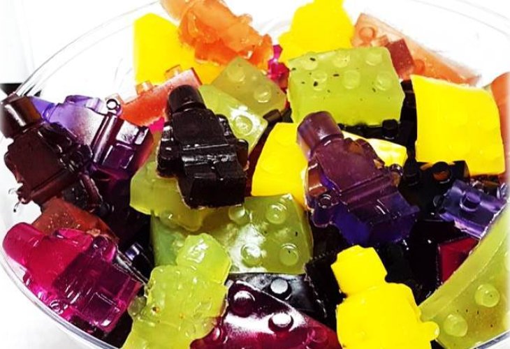 Jelly shaped like LEGO