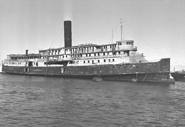 *Exodus* (The Refugee Ship) *Exodus* (The Refugee Ship)