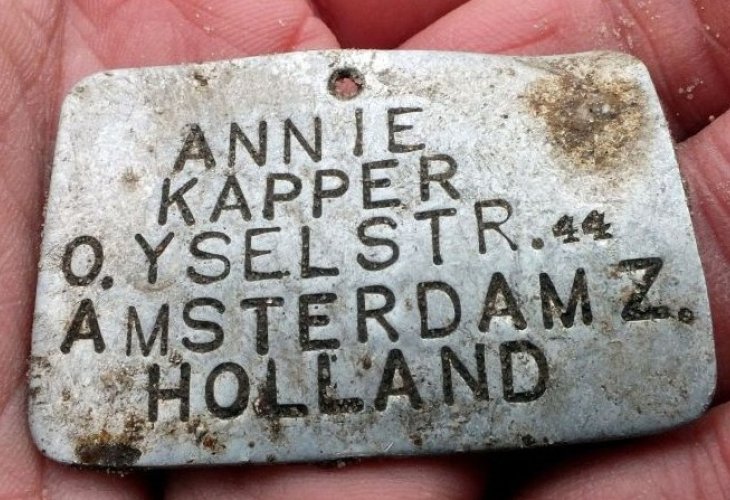 Annie Kapper's identification tag (Photo: Yoram Haimi) Annie Kapper's identification tag (Photo: Yoram Haimi)