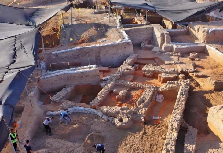 Remnants of the Sanhedrin-era structure uncovered in Yavne (Photo: Yaniv Berman and Emil Algam, Israel Antiquities Authority) Remnants of the Sanhedrin-era structure uncovered in Yavne (Photo: Yaniv Berman and Emil Algam, Israel Antiquities Authority)