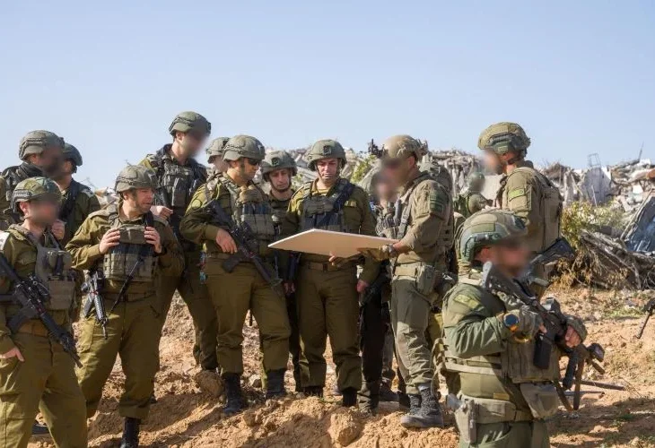 הרמטכ"ל בסיור בקו הצהוב בעזה (צילום: דובר צה"ל)