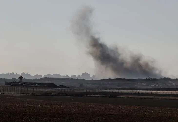 תקיפה בעזה (צילום: צפריר אביוב, פלאש90)