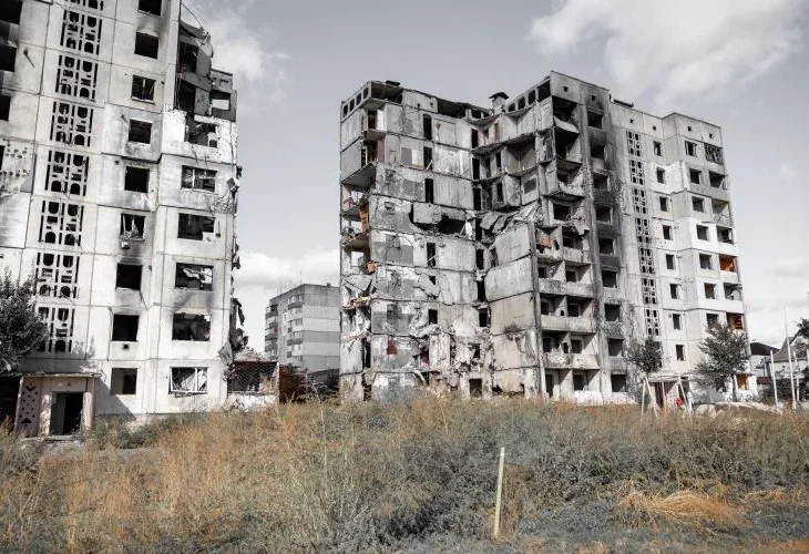 פגיעה במבנים באוקראינה (צילום ארכיון: שאטרסטוק)