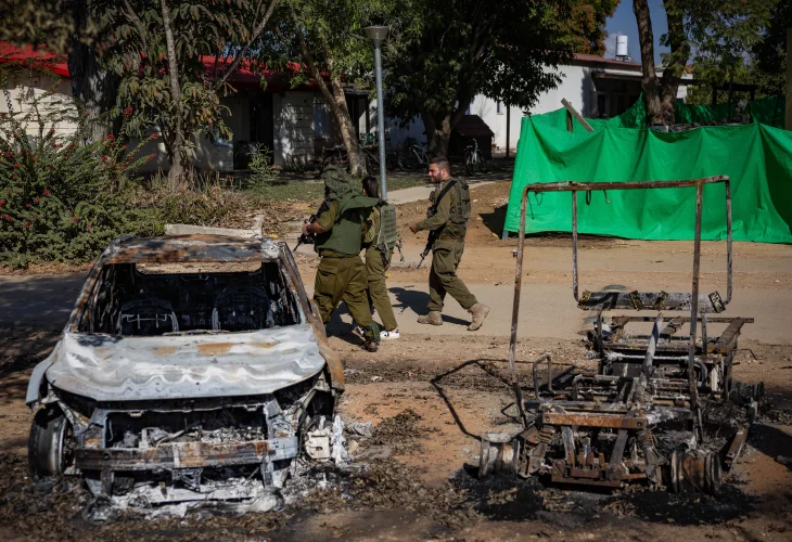 קיבוץ נחל עוז לאחר ה-7 באוקטובר (צילום: יהונתן סינדל, פלאש90)