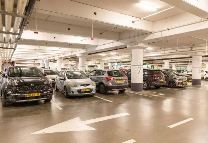 חניון מסחרי (צילום ארכיון: יוסי אלוני, פלאש90)