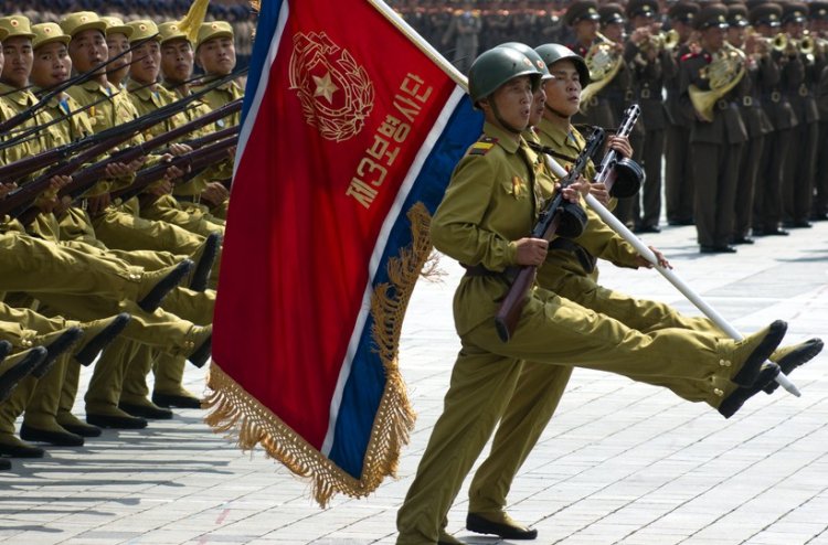 חיילי צפון קוריאה (צילום: shutterstock)