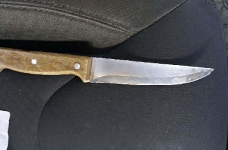 הסכין שנמצאה (צילום: דוברות המשטרה)