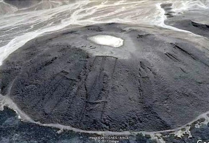 תמונת תקריב של אחד המבנים (צילום: Google Earth)