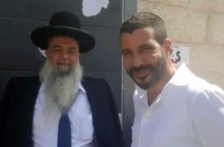שרון גל עם הרב יגאל כהן (צילום מסך)