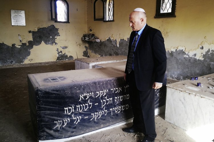 קבר הרבי אבוחצירא (צילום: שגרירות ישראל בקהיר)