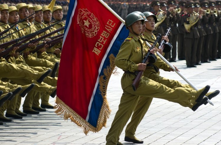 חיילים בצפון קוריאה 