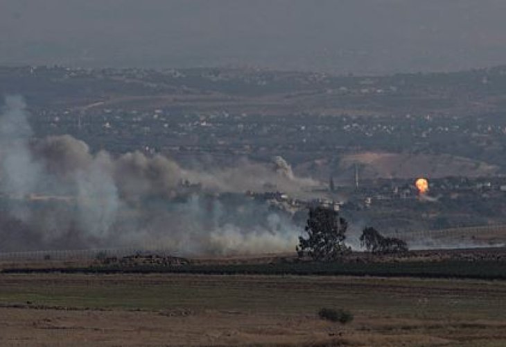 הלחימה בסוריה בתחילת השבוע, כפי שנצפתה מהצד הישראלי של הגבול (צילום: Hadas Parush/Flash90)