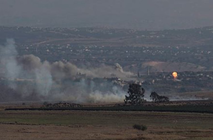 הלחימה בסוריה בתחילת השבוע, כפי שנצפתה מהצד הישראלי של הגבול (צילום: Hadas Parush/Flash90)