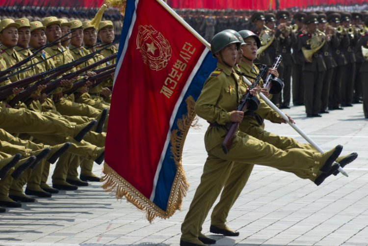 מצעד צבאי בצפון קוריאה, תמונת ארכיון (קרדיט: שאטרסטוק)