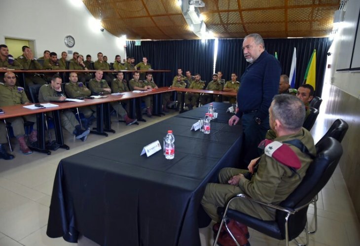 ליברמן היום באוגדת עזה (צילום: אריאל חרמוני, משרד הביטחון)