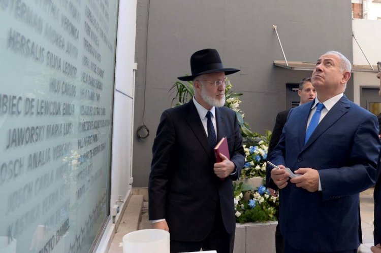 הרב דוידוביץ לצדו של ראש הממשלה נתניהו בביקורו בארגנטינה, ספטמבר 2017 (צילום: אבי אוחיון, לע"מ / פלאש 90)