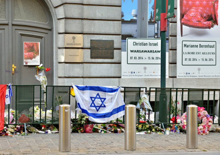 הכניסה למוזיאון היהודי בבריסל, לאחר הפיגוע (צילום: שאטרסטוק)