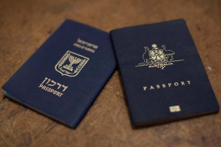 דרכונים ישראליים, אילוסטרציה (צילום: יונתן זינדל, פלאש 90)