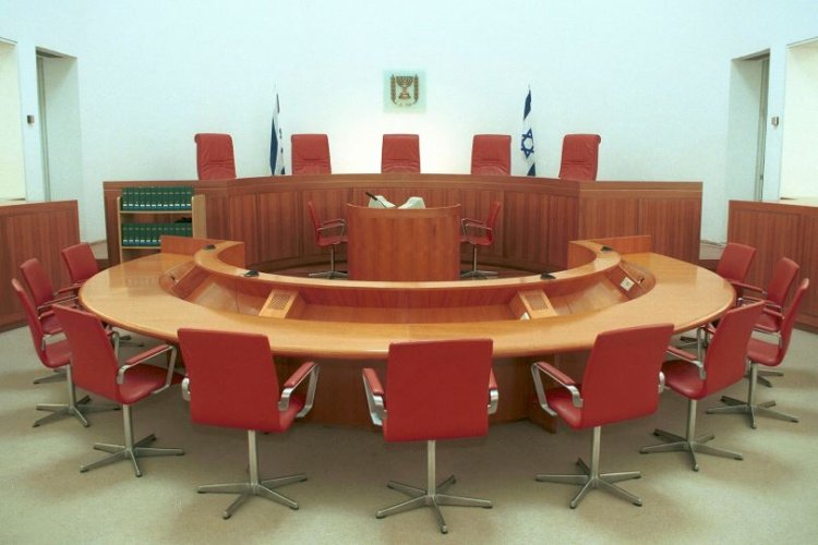חדר ישיבות בבית משפט (צילום: פלאש 90)