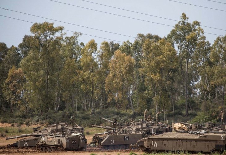 היערכות הכוחות ליד הגבול עם רצועת עזה, היום (צילום: יונתן זינדל, פלאש 90)