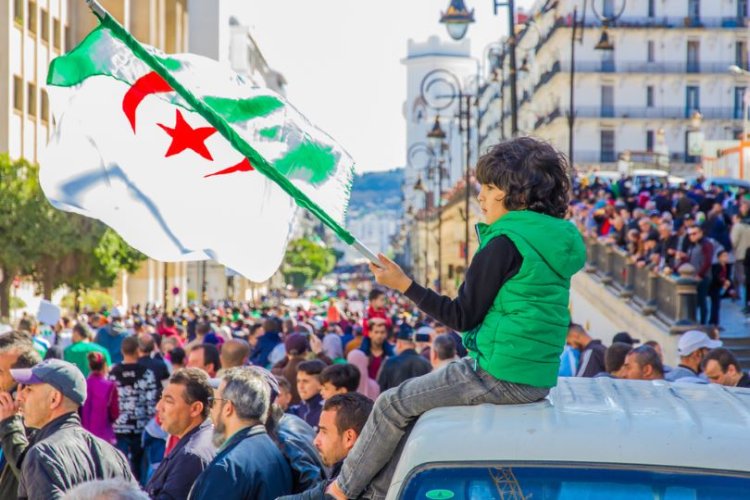 הפגנות הקוראות להתפטרותו של נשיא אלג'יריה (צילום: שאטרסטוק)